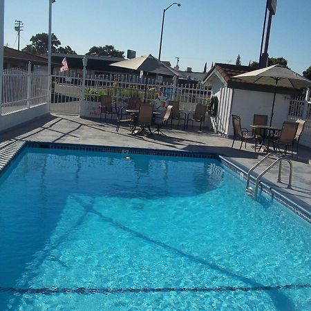 Holiday Motel Окдейл Екстер'єр фото